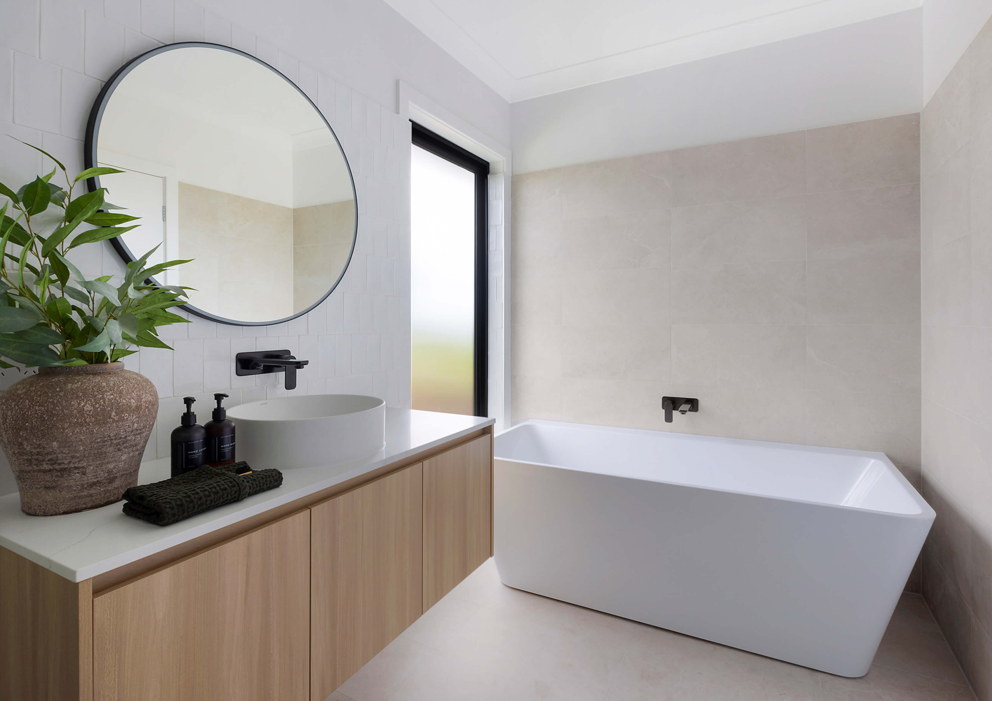 Hunter Homes Scone Display Bathroom